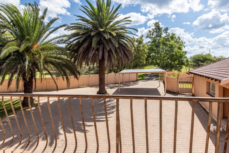 6 Bedroom Property for Sale in Rietvallei A H Gauteng