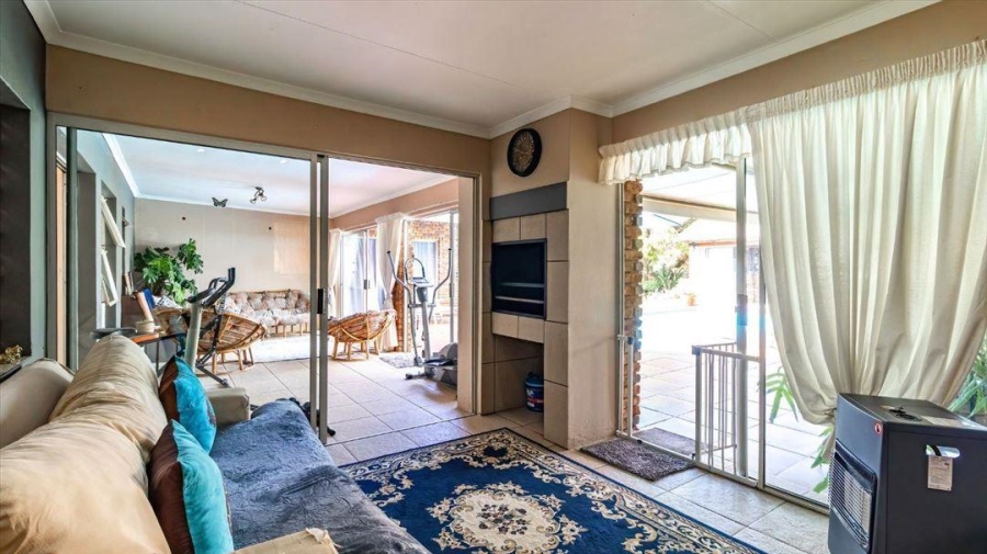 5 Bedroom Property for Sale in Terenure Gauteng