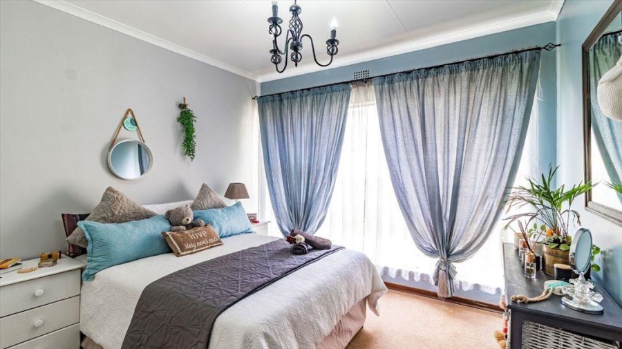 5 Bedroom Property for Sale in Terenure Gauteng