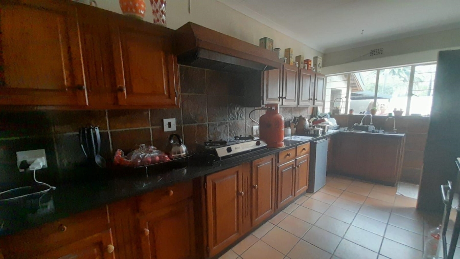 4 Bedroom Property for Sale in Glen Marais Gauteng