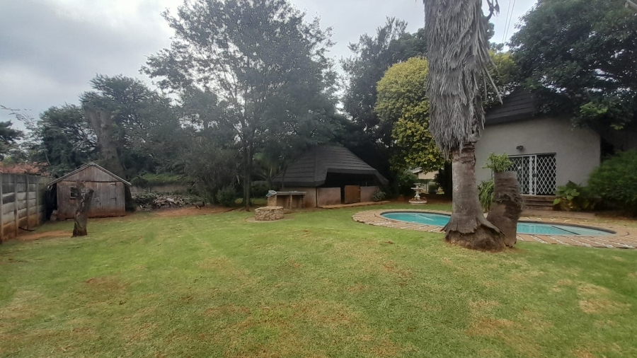 4 Bedroom Property for Sale in Glen Marais Gauteng