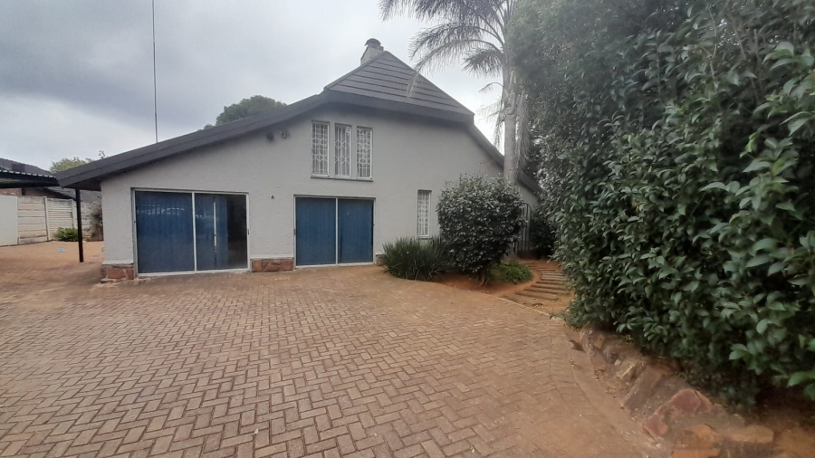 4 Bedroom Property for Sale in Glen Marais Gauteng