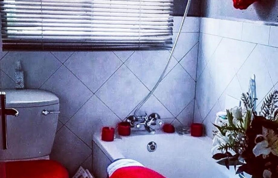 2 Bedroom Property for Sale in Birchleigh Gauteng