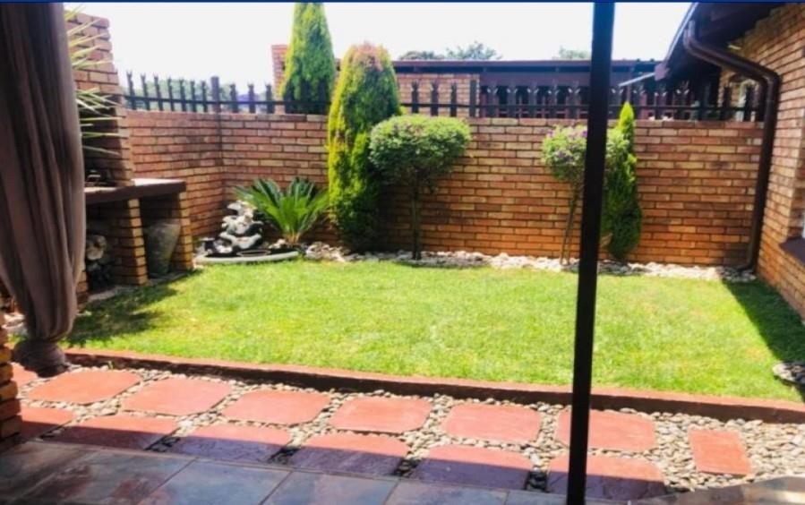 2 Bedroom Property for Sale in Birchleigh Gauteng