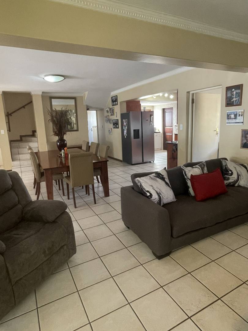 4 Bedroom Property for Sale in Woodlands Gauteng
