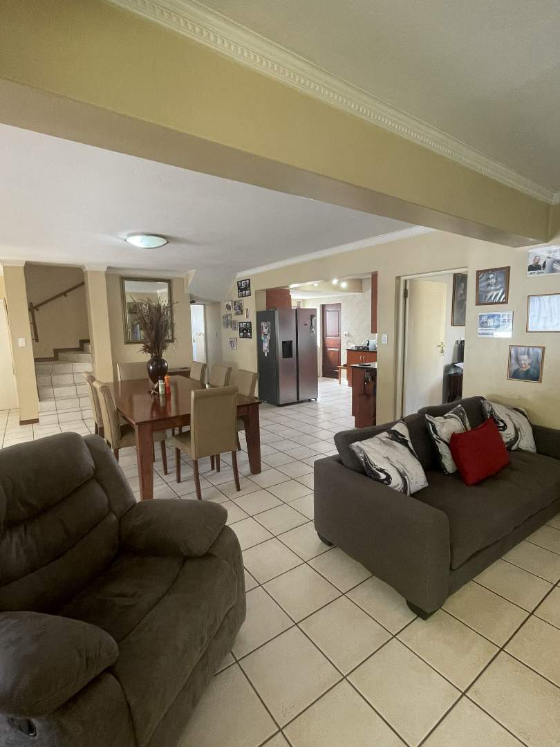 4 Bedroom Property for Sale in Woodlands Gauteng