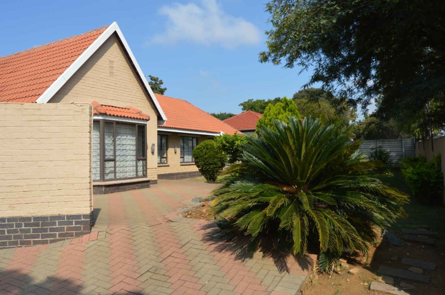 4 Bedroom Property for Sale in Brackenhurst Gauteng
