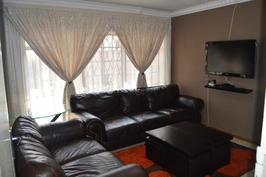 4 Bedroom Property for Sale in Brackenhurst Gauteng