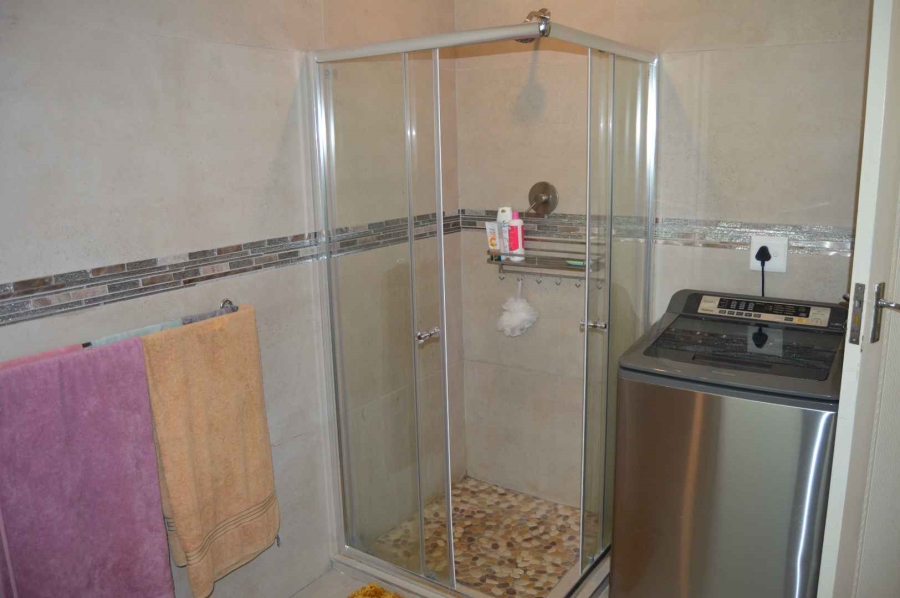 4 Bedroom Property for Sale in Brackenhurst Gauteng