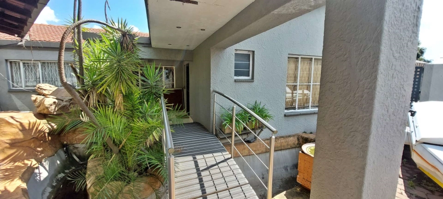 4 Bedroom Property for Sale in Brackendowns Gauteng