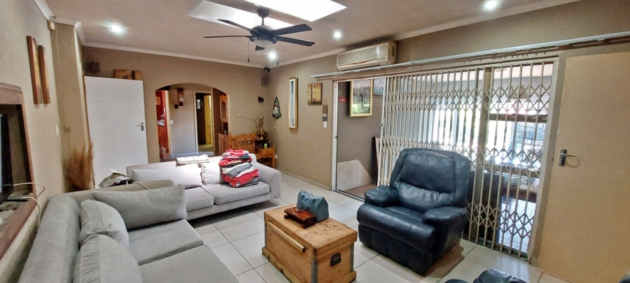 4 Bedroom Property for Sale in Brackendowns Gauteng