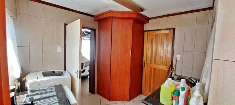4 Bedroom Property for Sale in Brackendowns Gauteng