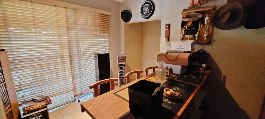 4 Bedroom Property for Sale in Brackendowns Gauteng