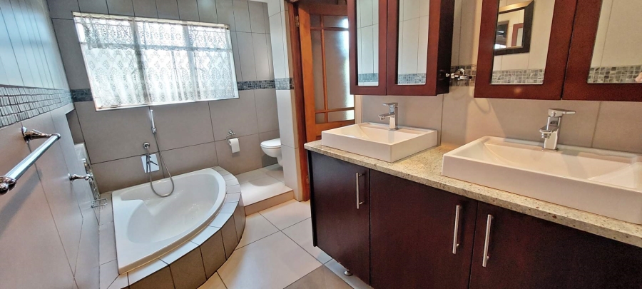 4 Bedroom Property for Sale in Brackendowns Gauteng