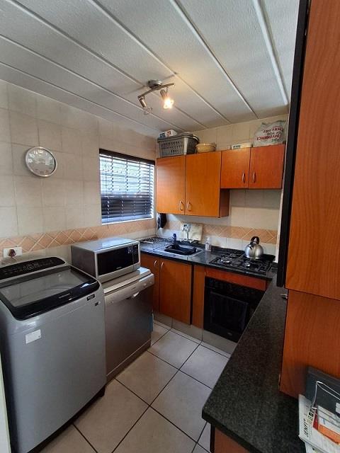 2 Bedroom Property for Sale in Verwoerdpark Gauteng