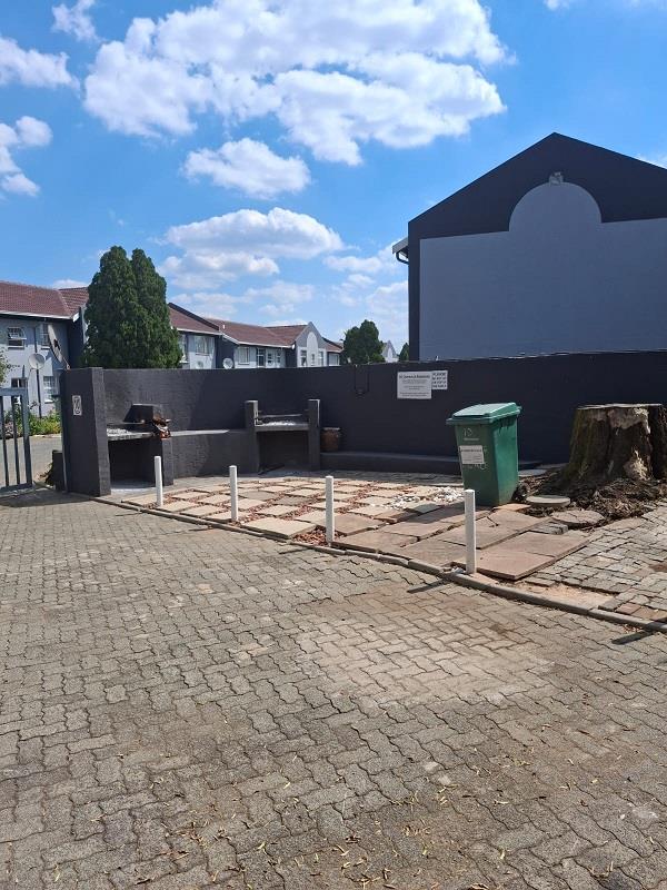 2 Bedroom Property for Sale in Verwoerdpark Gauteng