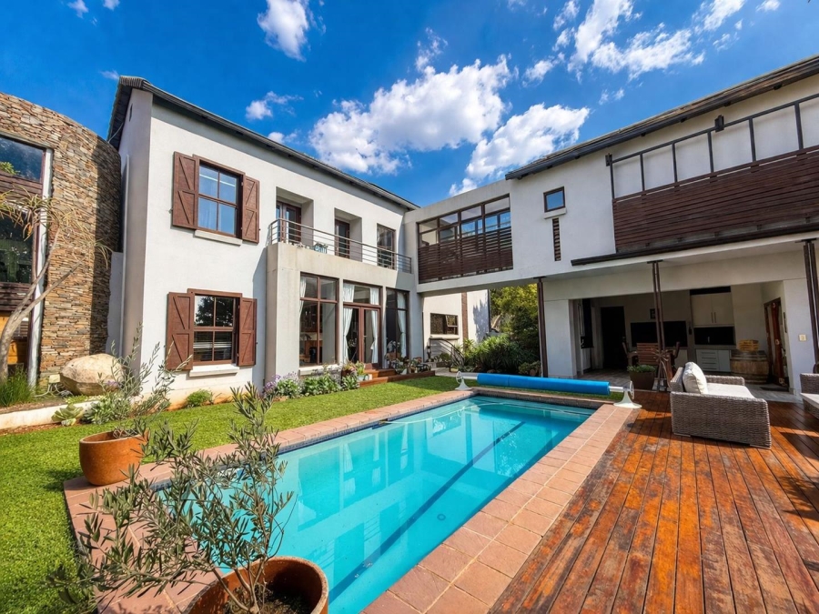 5 Bedroom Property for Sale in Copperleaf Estate Gauteng
