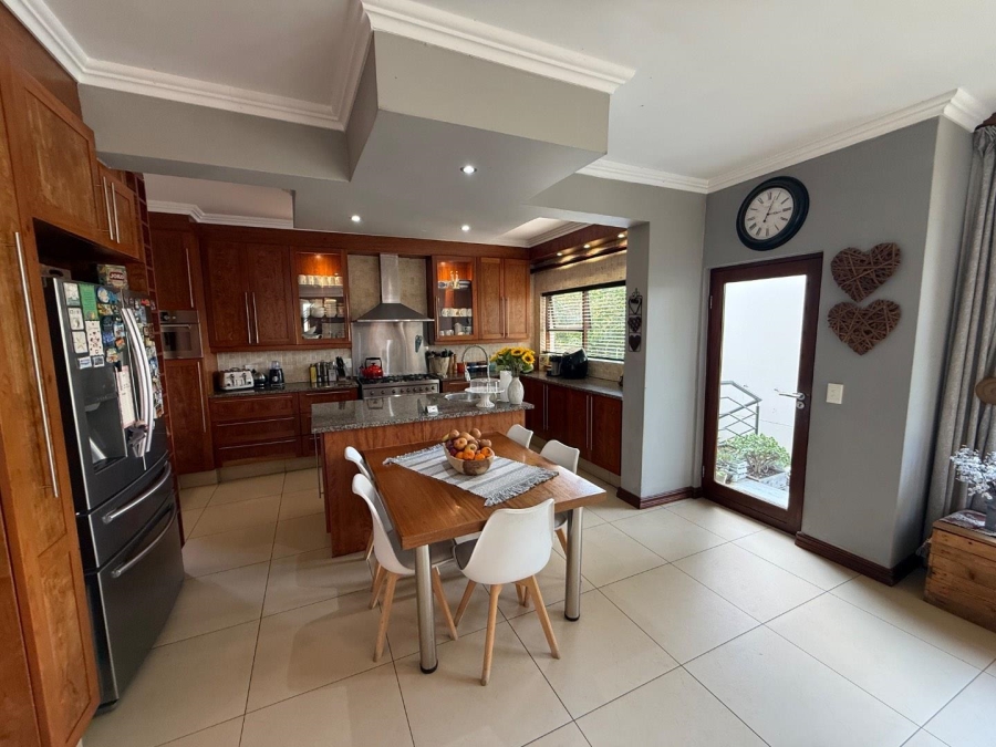 5 Bedroom Property for Sale in Copperleaf Estate Gauteng