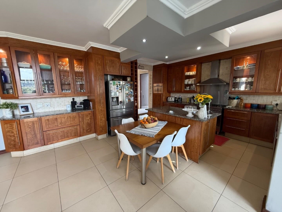 5 Bedroom Property for Sale in Copperleaf Estate Gauteng