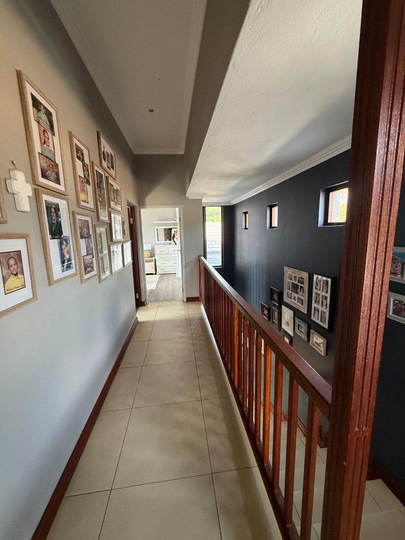 5 Bedroom Property for Sale in Copperleaf Estate Gauteng