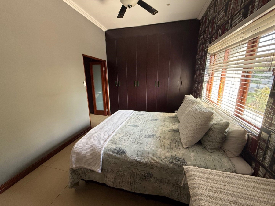 5 Bedroom Property for Sale in Copperleaf Estate Gauteng