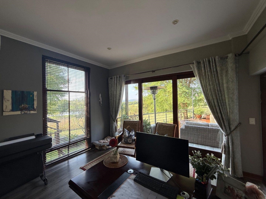 5 Bedroom Property for Sale in Copperleaf Estate Gauteng