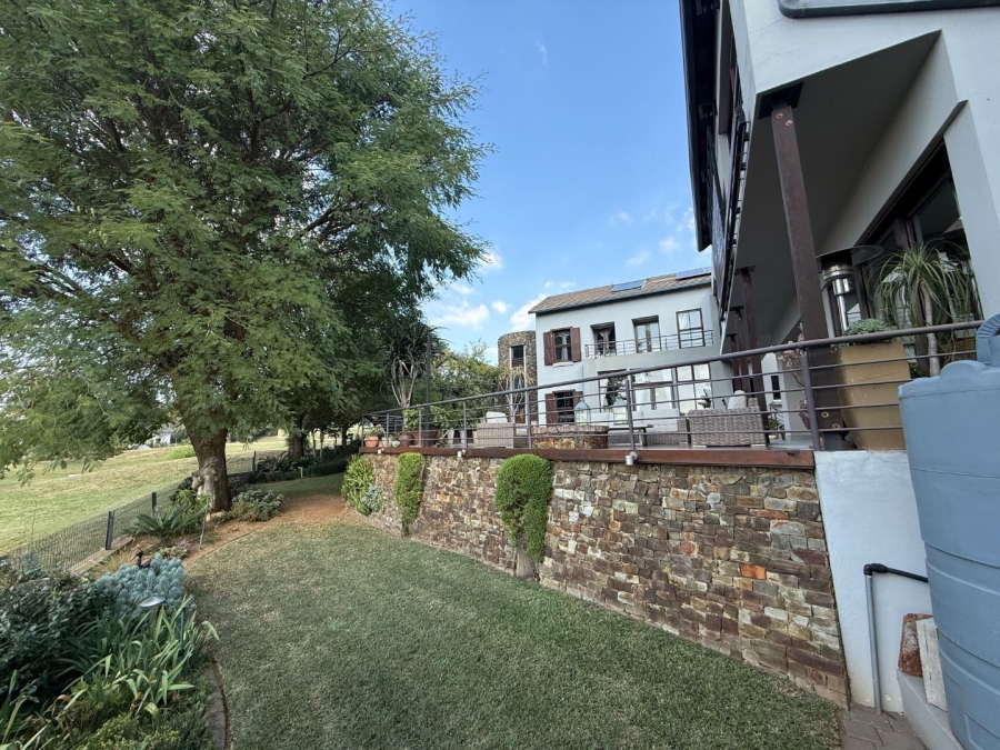 5 Bedroom Property for Sale in Copperleaf Estate Gauteng