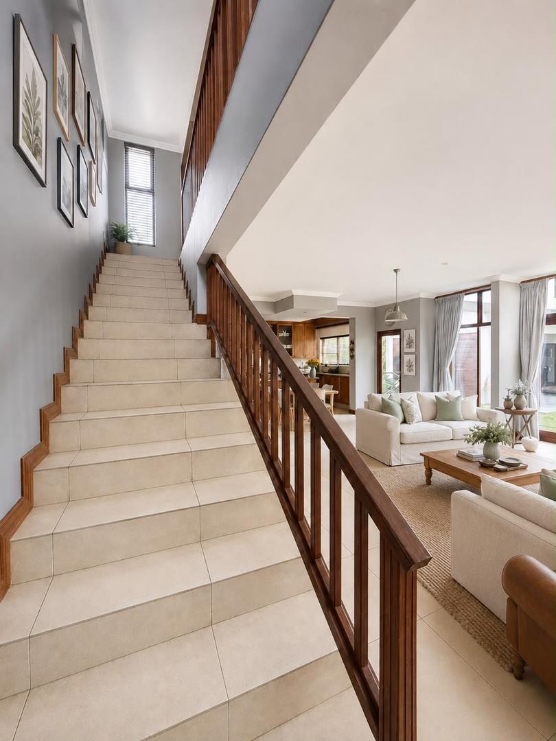 5 Bedroom Property for Sale in Copperleaf Estate Gauteng