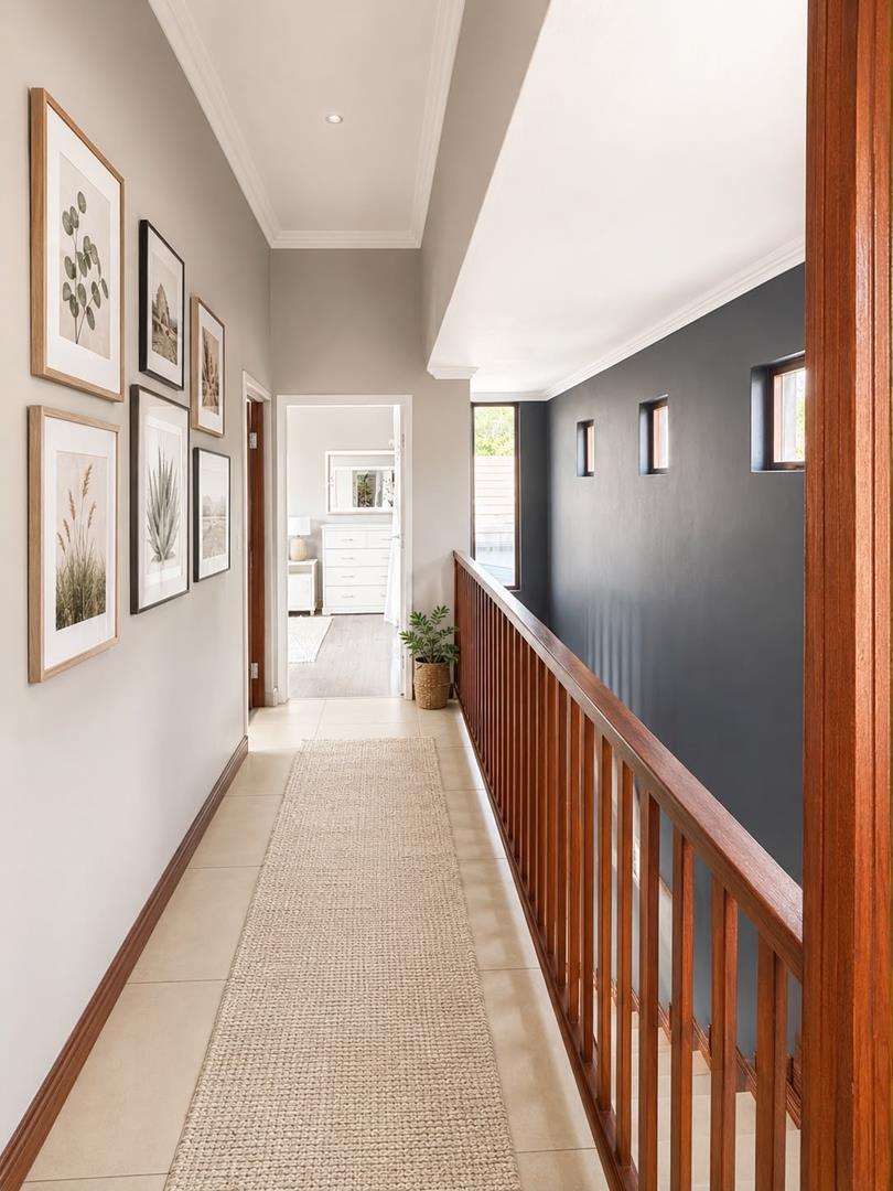5 Bedroom Property for Sale in Copperleaf Estate Gauteng
