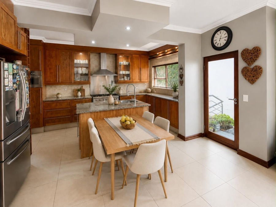 5 Bedroom Property for Sale in Copperleaf Estate Gauteng