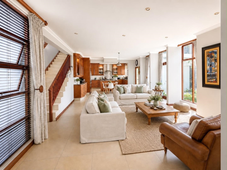 5 Bedroom Property for Sale in Copperleaf Estate Gauteng
