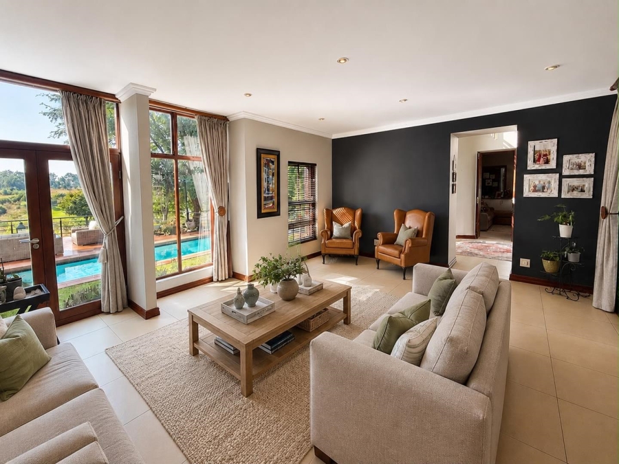5 Bedroom Property for Sale in Copperleaf Estate Gauteng