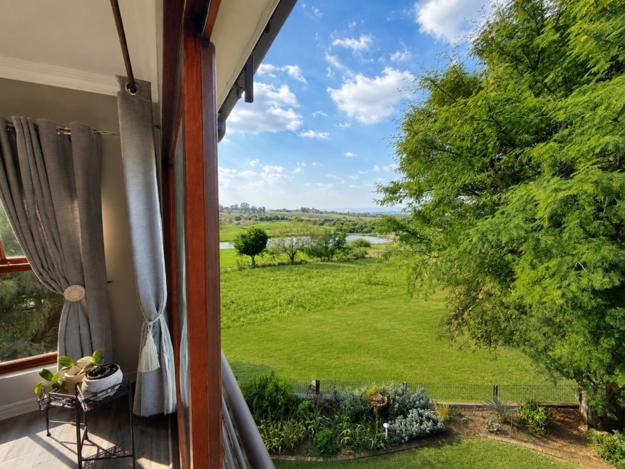 5 Bedroom Property for Sale in Copperleaf Estate Gauteng