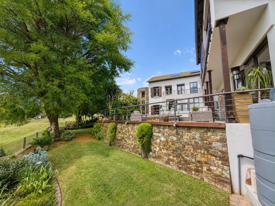 5 Bedroom Property for Sale in Copperleaf Estate Gauteng