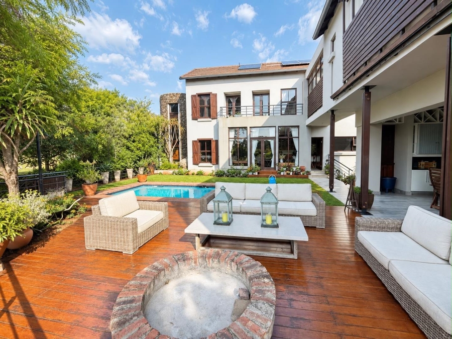 5 Bedroom Property for Sale in Copperleaf Estate Gauteng