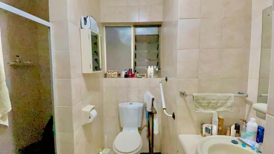 2 Bedroom Property for Sale in Faerie Glen Gauteng