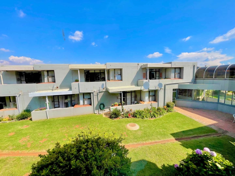 2 Bedroom Property for Sale in Faerie Glen Gauteng