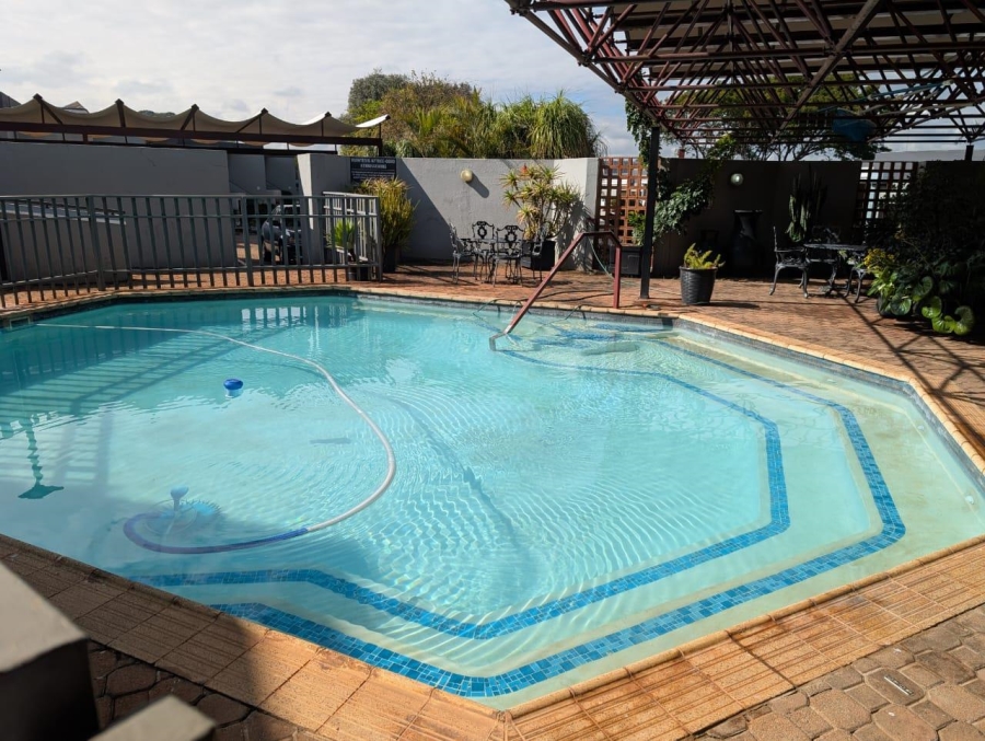 2 Bedroom Property for Sale in Faerie Glen Gauteng