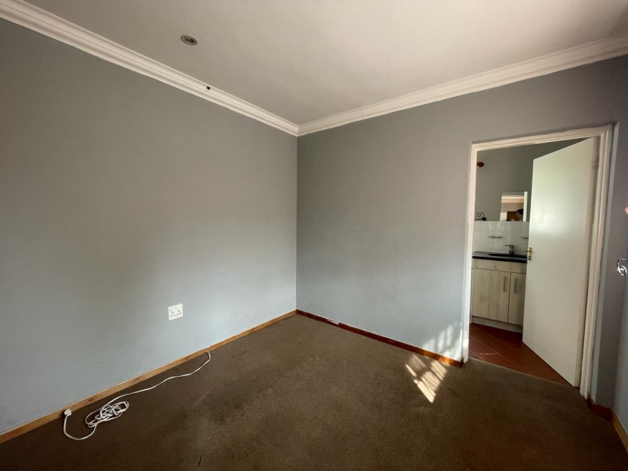 To Let 1 Bedroom Property for Rent in Discovery Gauteng
