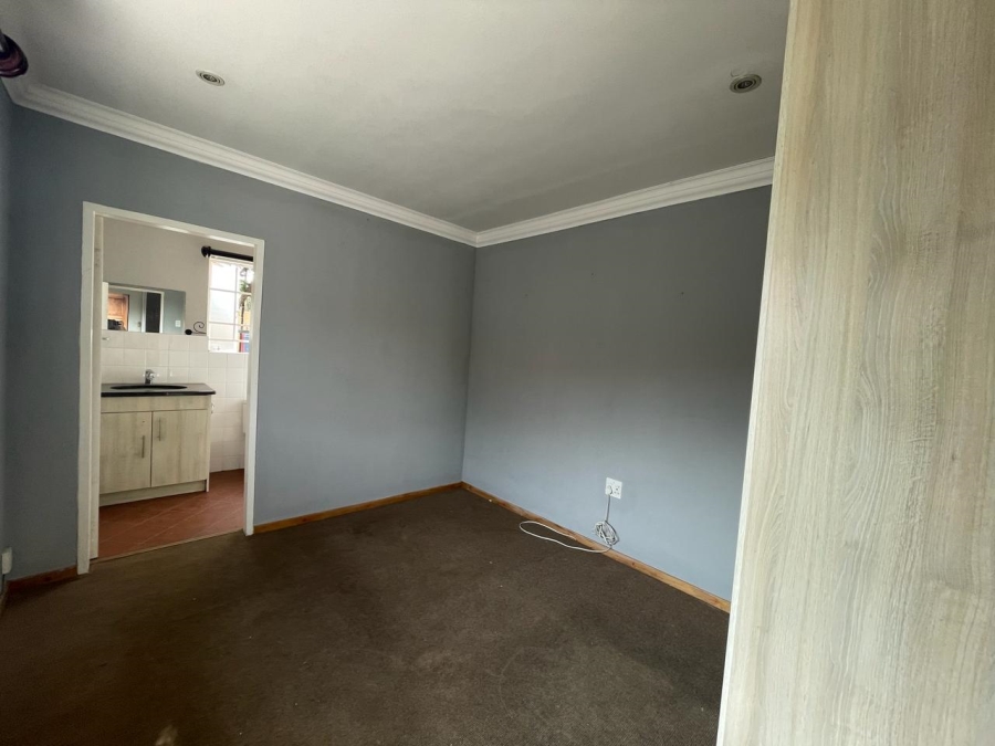 To Let 1 Bedroom Property for Rent in Discovery Gauteng