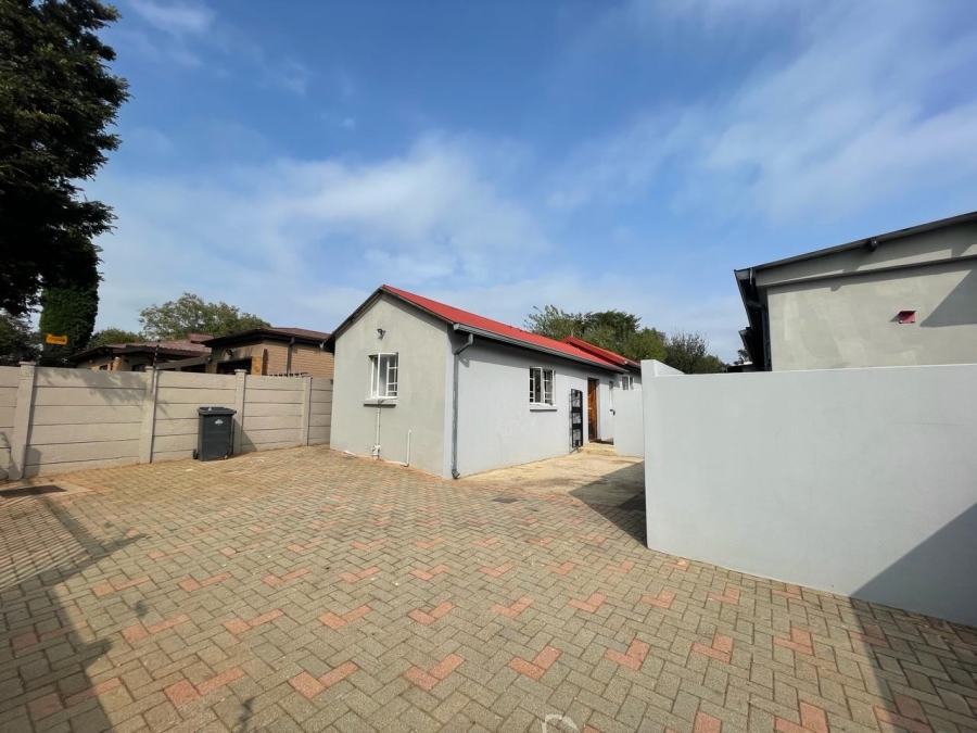 To Let 1 Bedroom Property for Rent in Discovery Gauteng