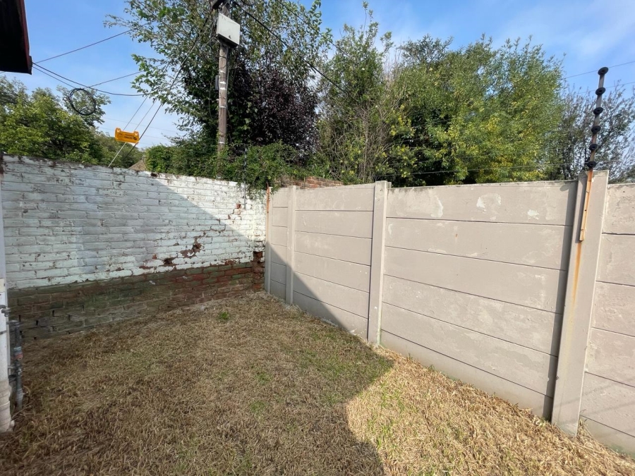 To Let 1 Bedroom Property for Rent in Discovery Gauteng