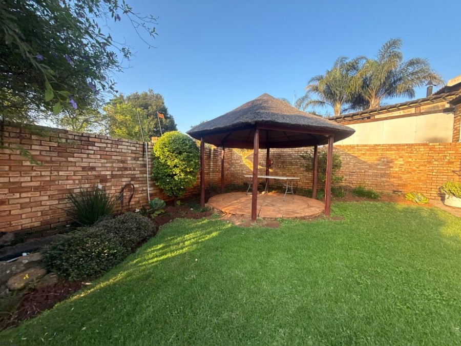 To Let 2 Bedroom Property for Rent in Roodepoort West Gauteng