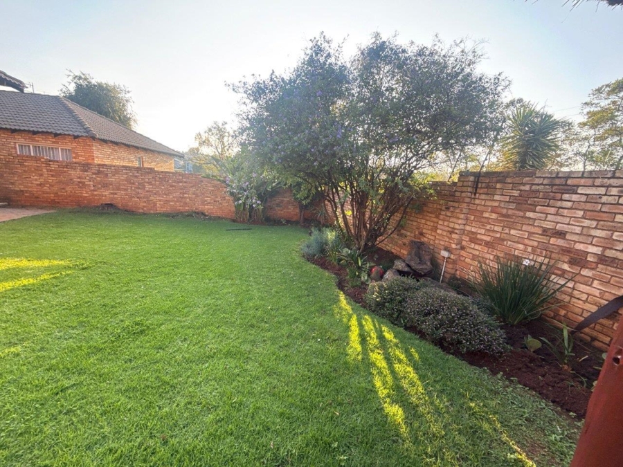 To Let 2 Bedroom Property for Rent in Roodepoort West Gauteng