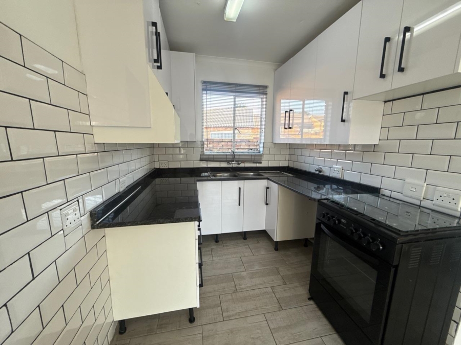 To Let 2 Bedroom Property for Rent in Roodepoort West Gauteng