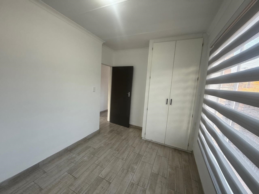 To Let 2 Bedroom Property for Rent in Roodepoort West Gauteng