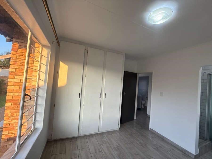 To Let 2 Bedroom Property for Rent in Roodepoort West Gauteng