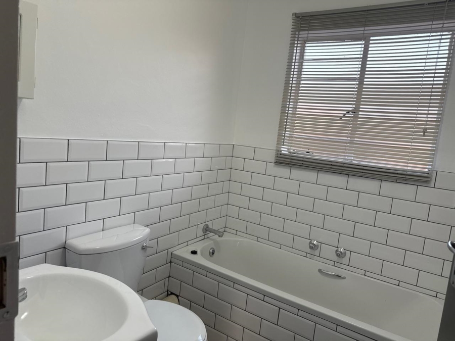 To Let 2 Bedroom Property for Rent in Roodepoort West Gauteng