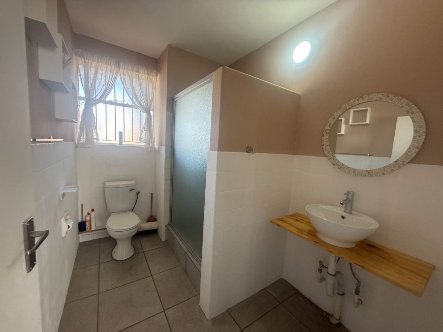 To Let 3 Bedroom Property for Rent in Florida Park Gauteng