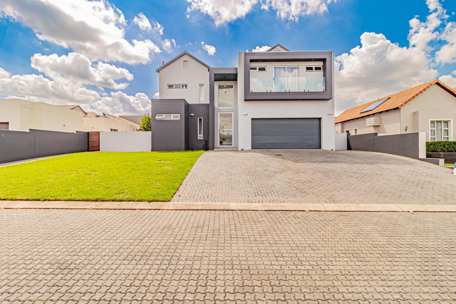 To Let 4 Bedroom Property for Rent in Cedar Creek Gauteng